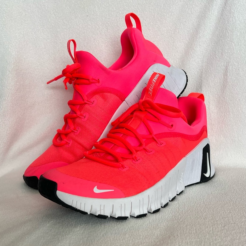Nike Free Metcon 6 - Hot Punch - women’s size 8.5